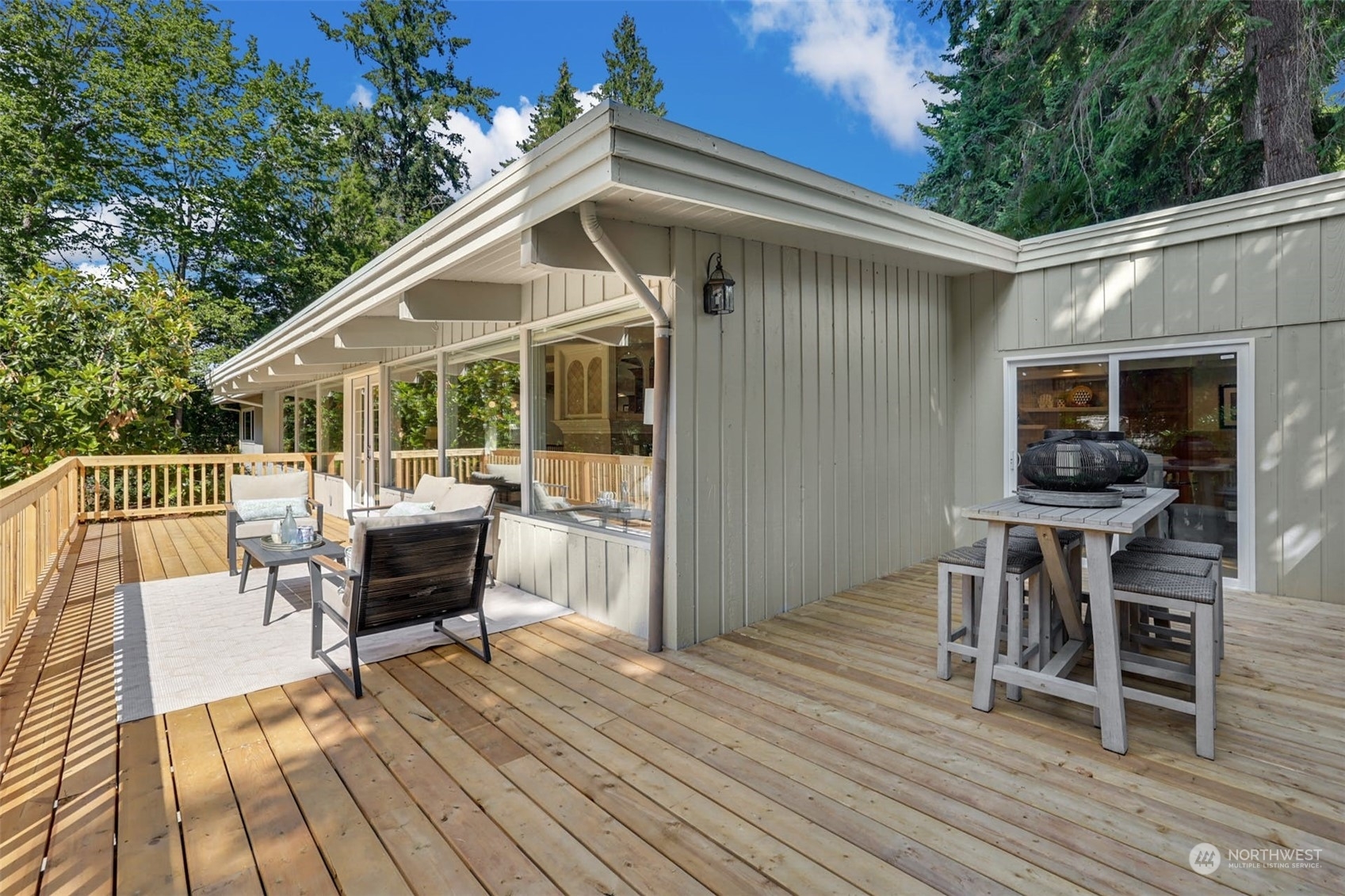 Property Photo: 2837 Evergreen Point Road WA 98039