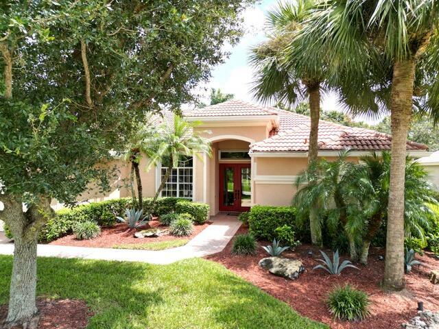 Property Photo:  821 SW Blue Stem Way  FL 34997 