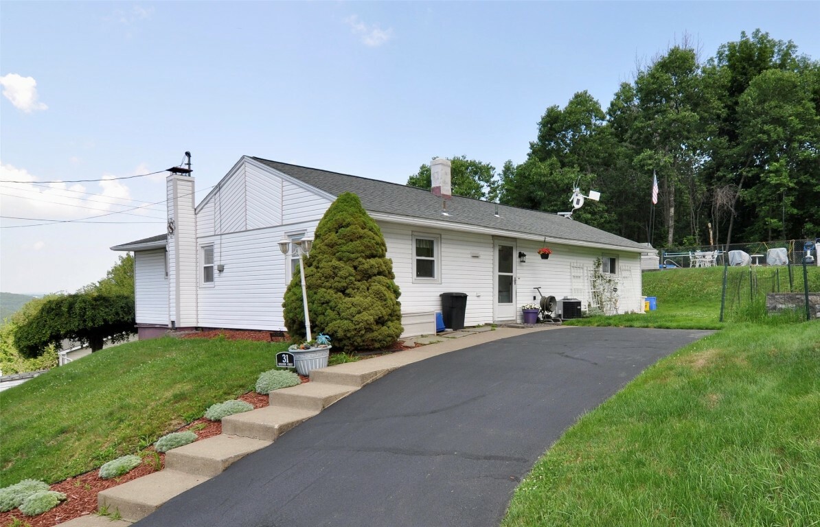 Property Photo:  31 Rexleigh Street  NY 13903 