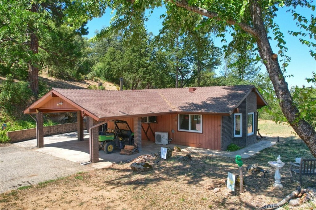 Property Photo:  51350 Little Lake Road  CA 93644 