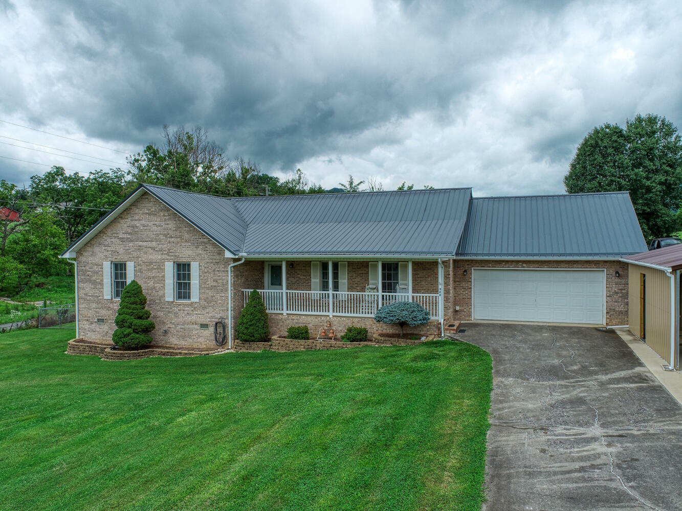 Property Photo:  300 Stewart Hills Drive  TN 37857 