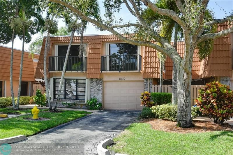 Property Photo:  11120 N Harmony Lake Cir  FL 33324 