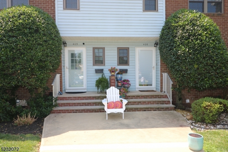 Property Photo:  405 Windsor Ct  NJ 08844 