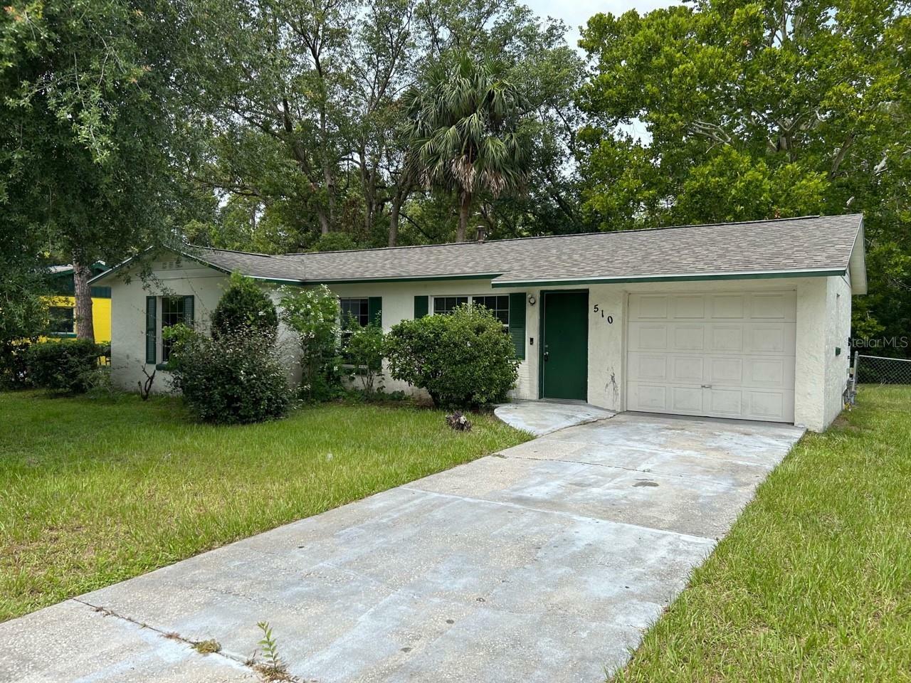 Property Photo:  510 Glover Street  FL 32726 