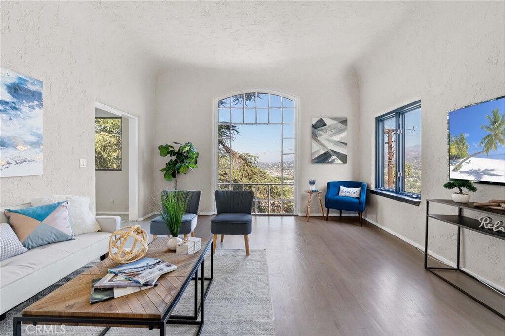 Property Photo:  217 Saint Albans Avenue  CA 91030 