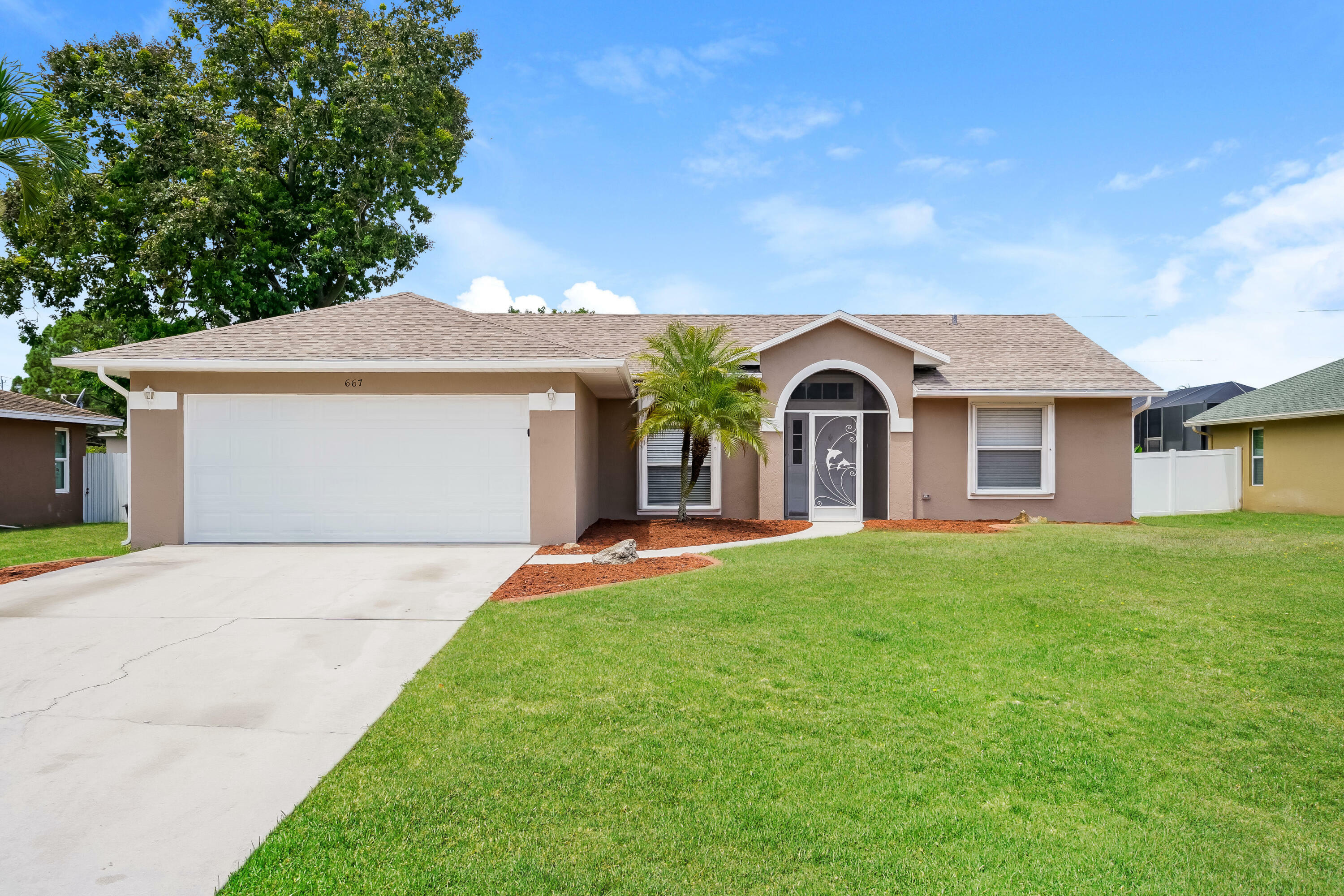 Property Photo:  667 SW Seagull Terrace  FL 34953 