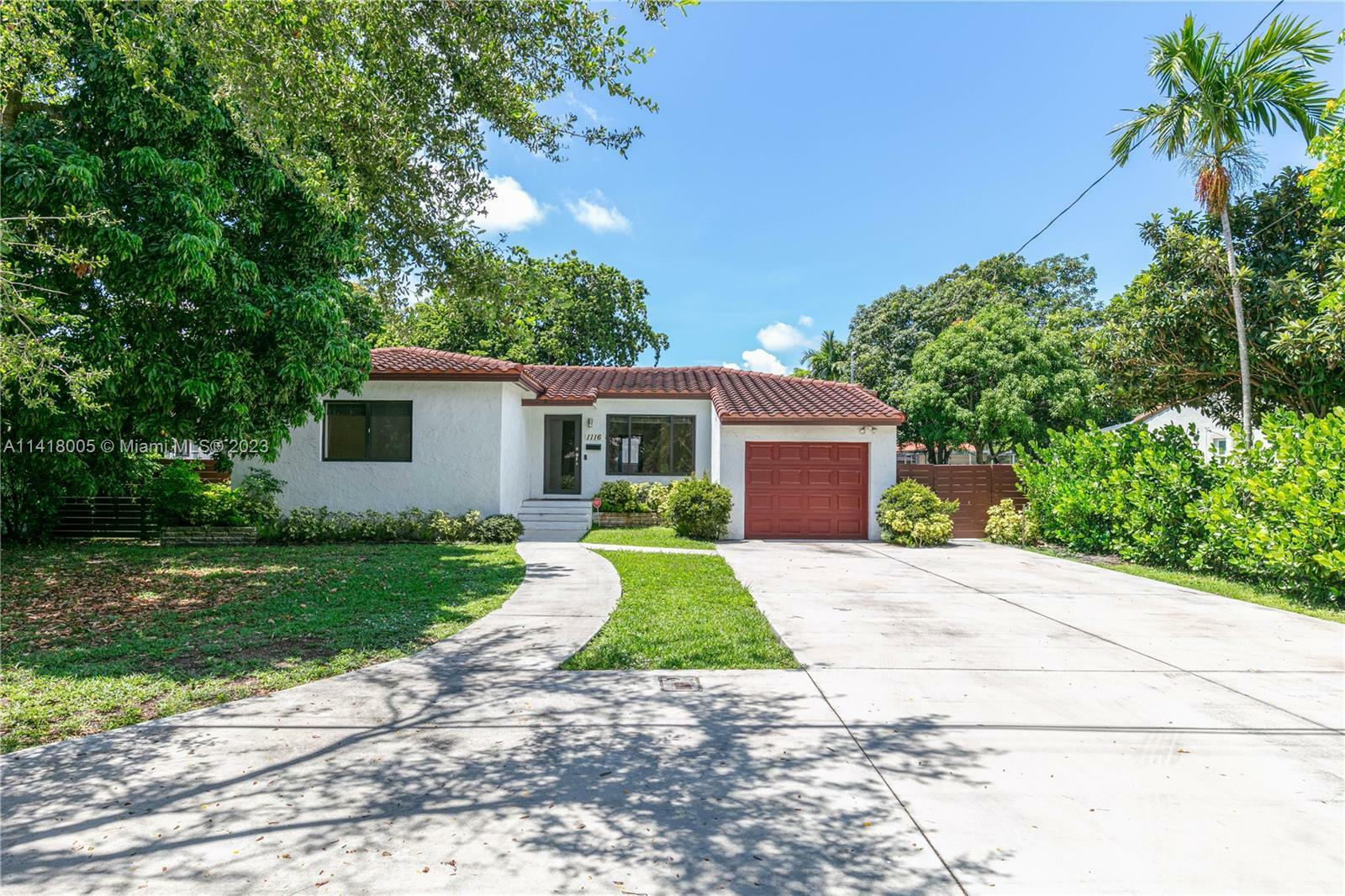 Property Photo: 1116 NE 117th St FL 33161
