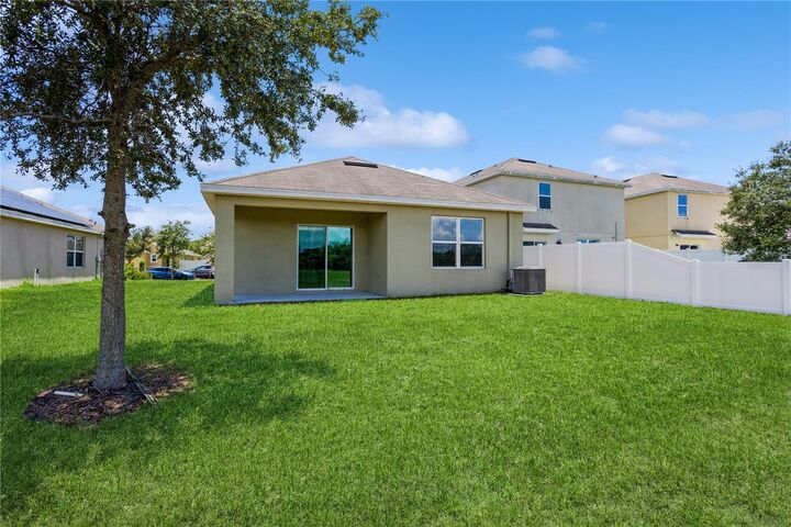 Property Photo:  10526 Whispering Hammock Drive  FL 33578 