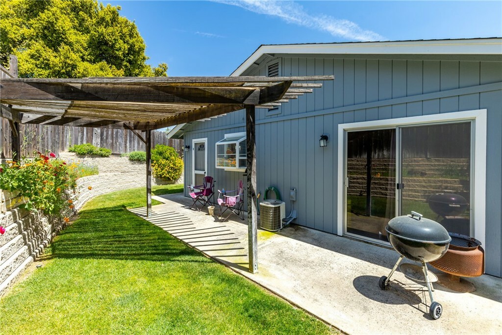 Property Photo:  4520 Mananita Avenue  CA 93422 