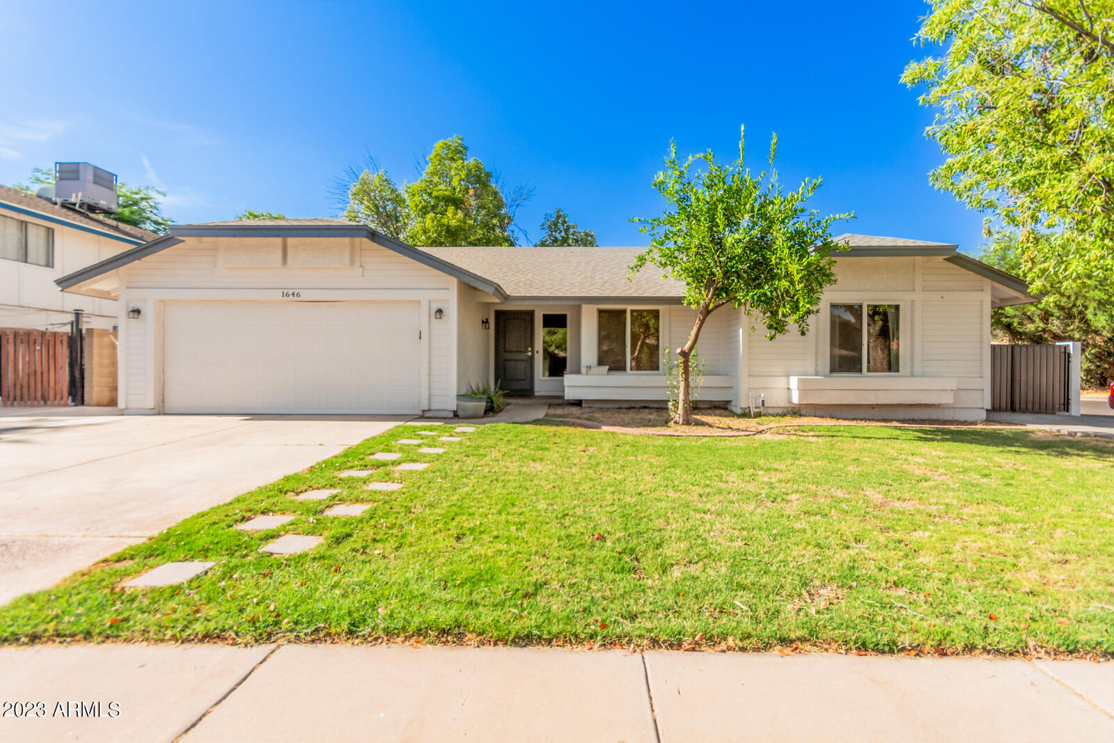 Property Photo:  1646 W Manor Street  AZ 85224 