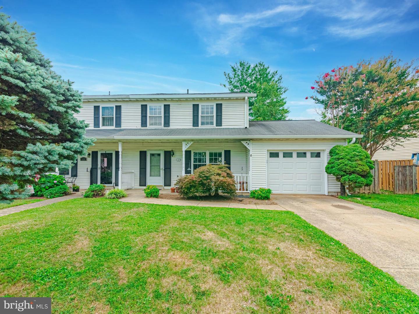 Property Photo: 127 Cedar Walk Circle NE VA 20176