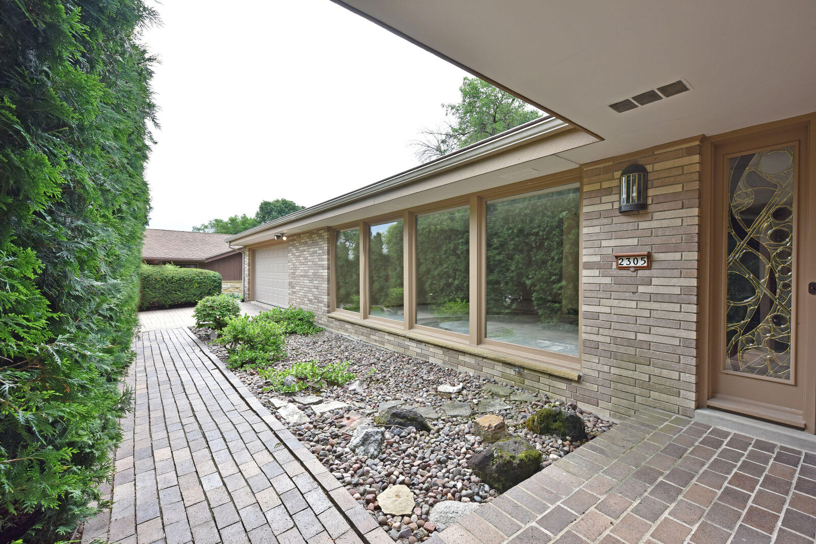 Property Photo:  2305 W Woodbury Ln  WI 53209 