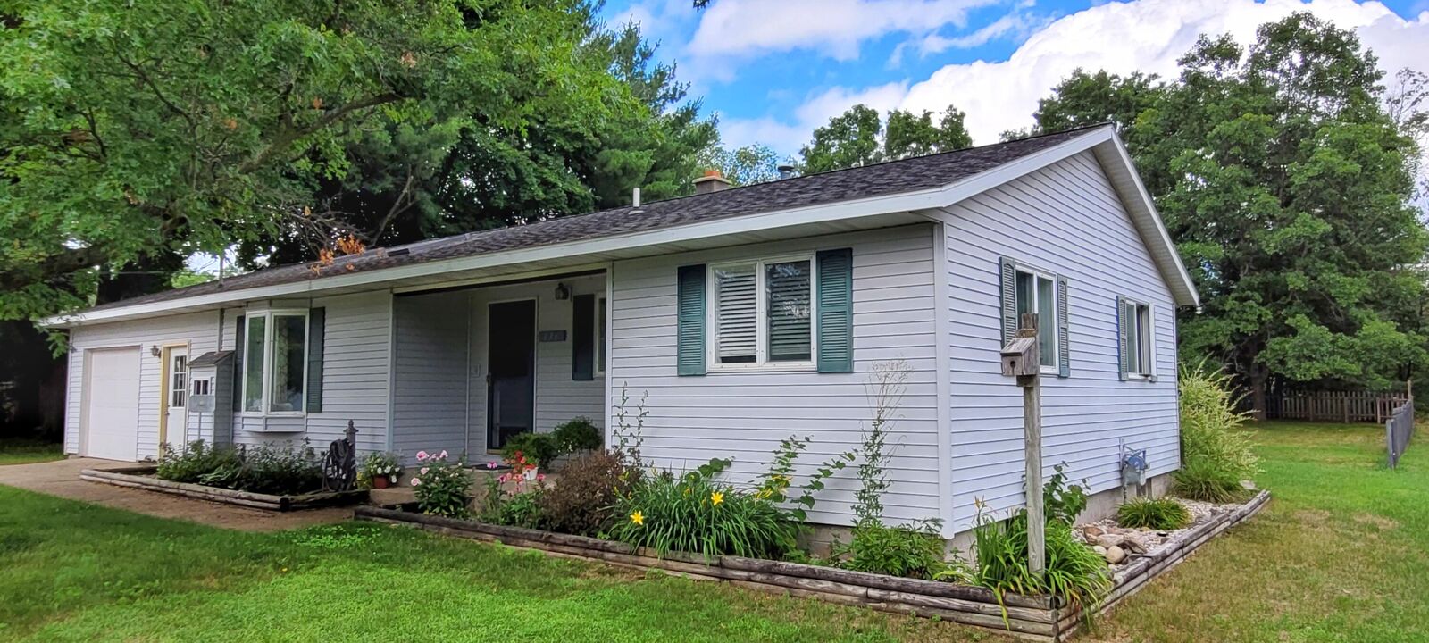 Property Photo:  136 S Maple Street  MI 49349 