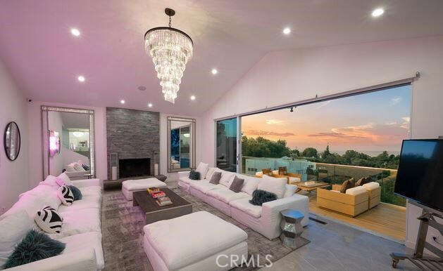 Property Photo: 7377 Pyramid Place CA 90046