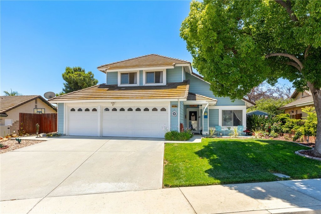 Property Photo:  22817 Sweet Pea Circle  CA 92557 