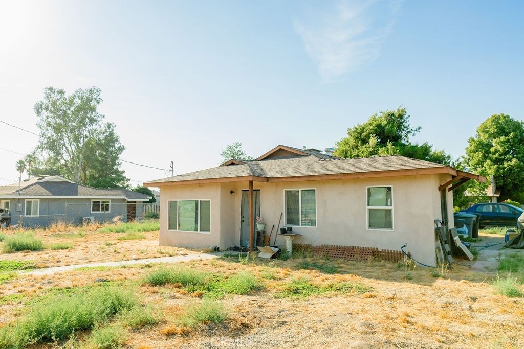 Property Photo:  275 E Shaver Street  CA 92583 