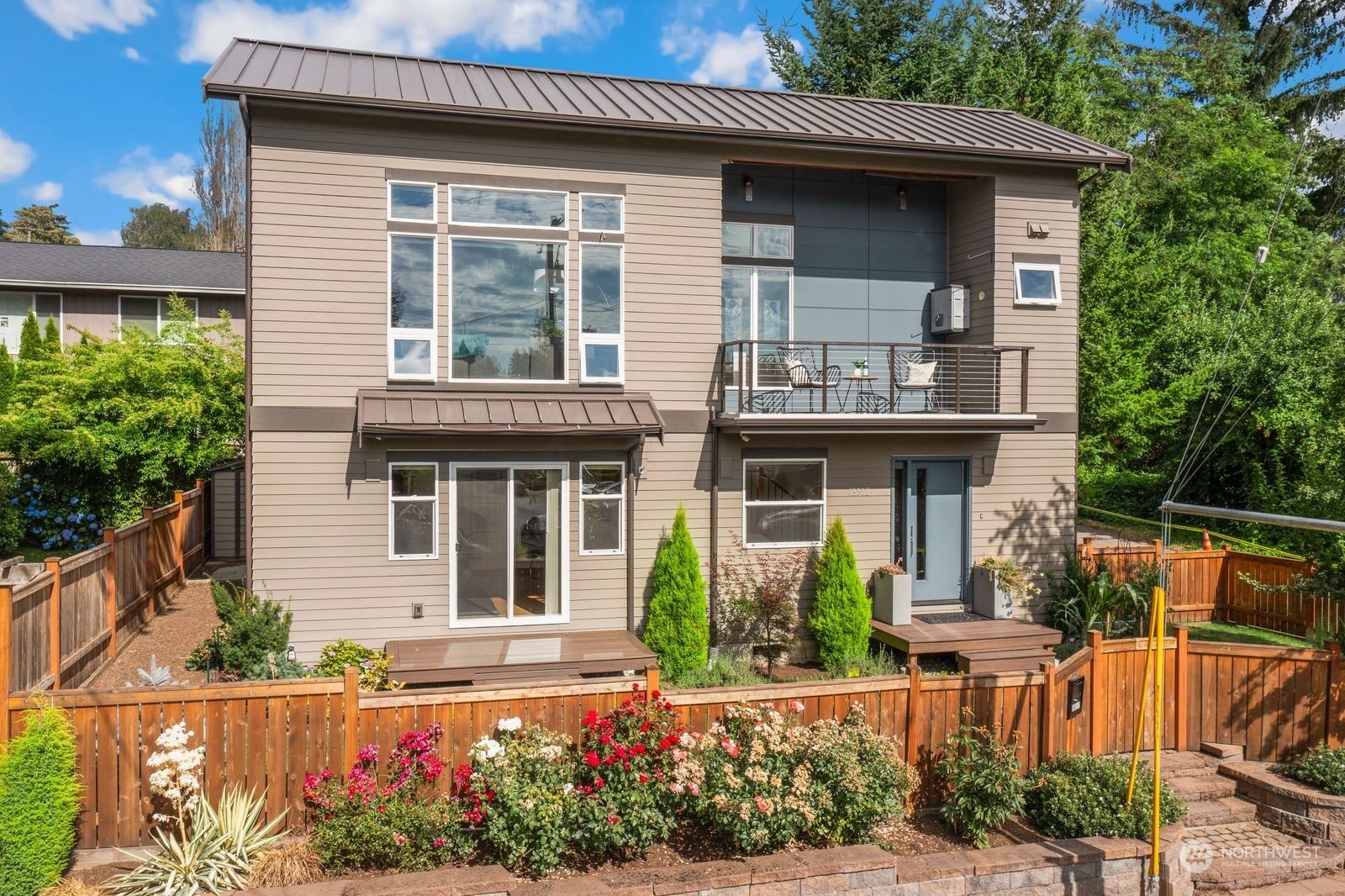 2 bed Bothell home for sale 18512 103rd Avenue NE, Bothell, WA 98011