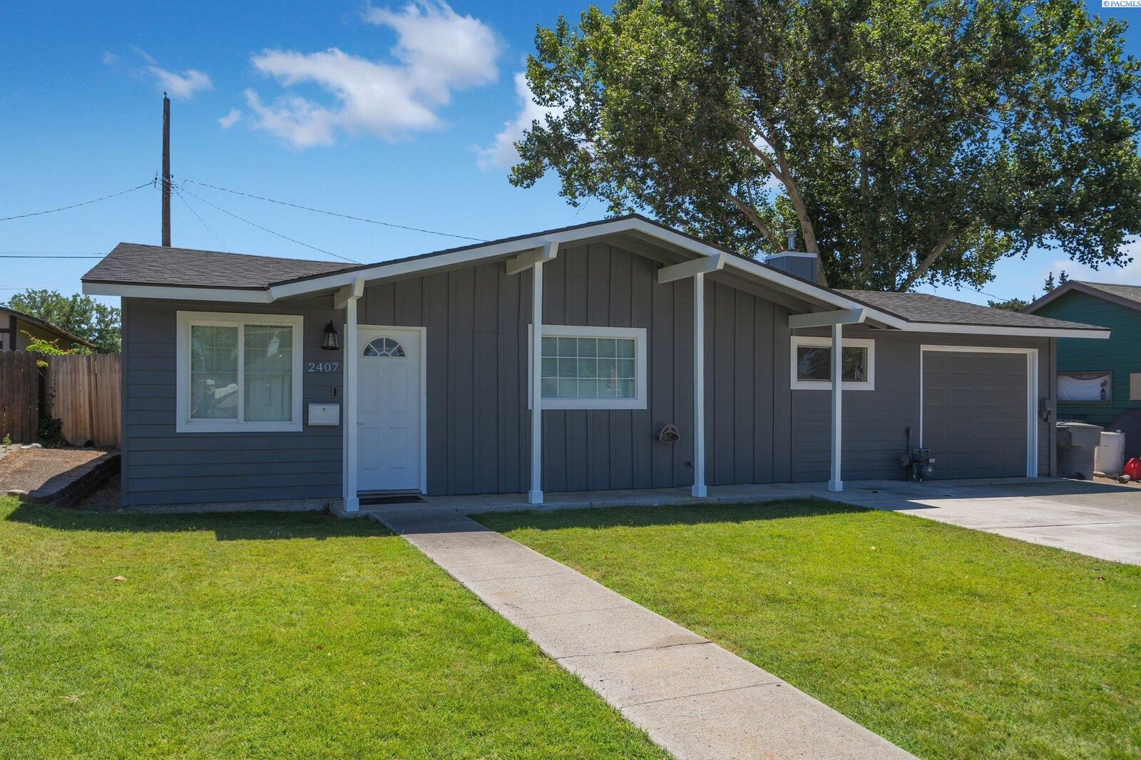 Property Photo: 2407 Camden St WA 99352
