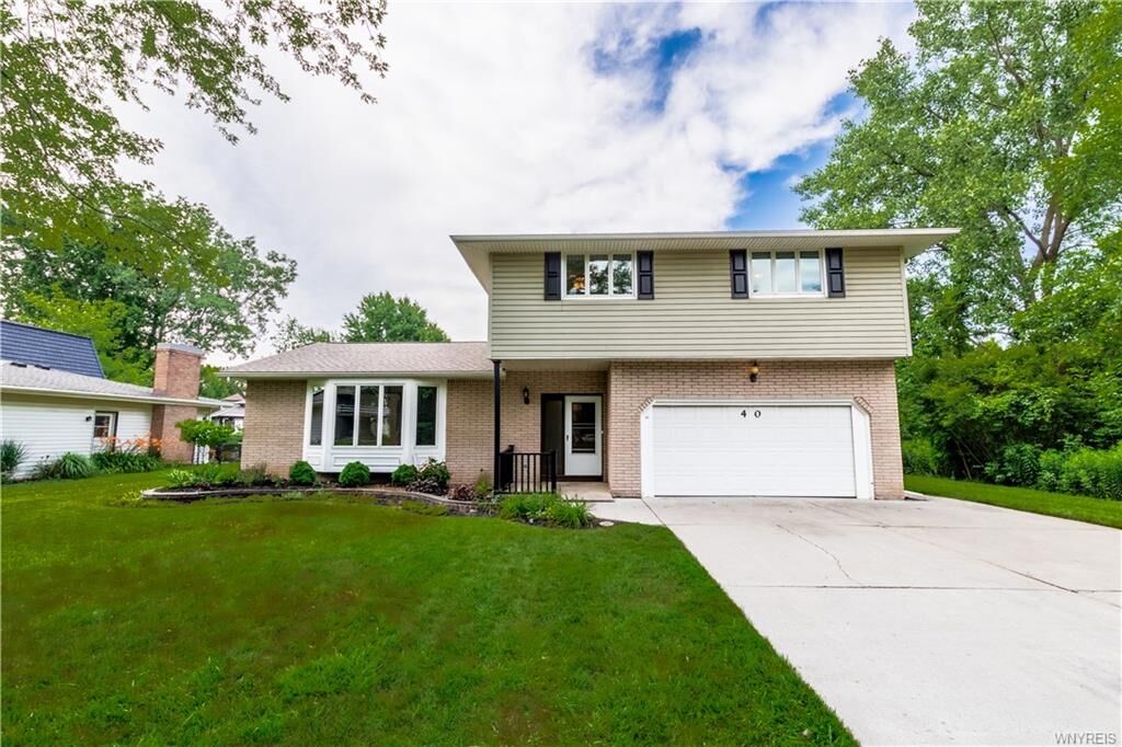 Property Photo:  40 Morningside Drive  NY 14072 