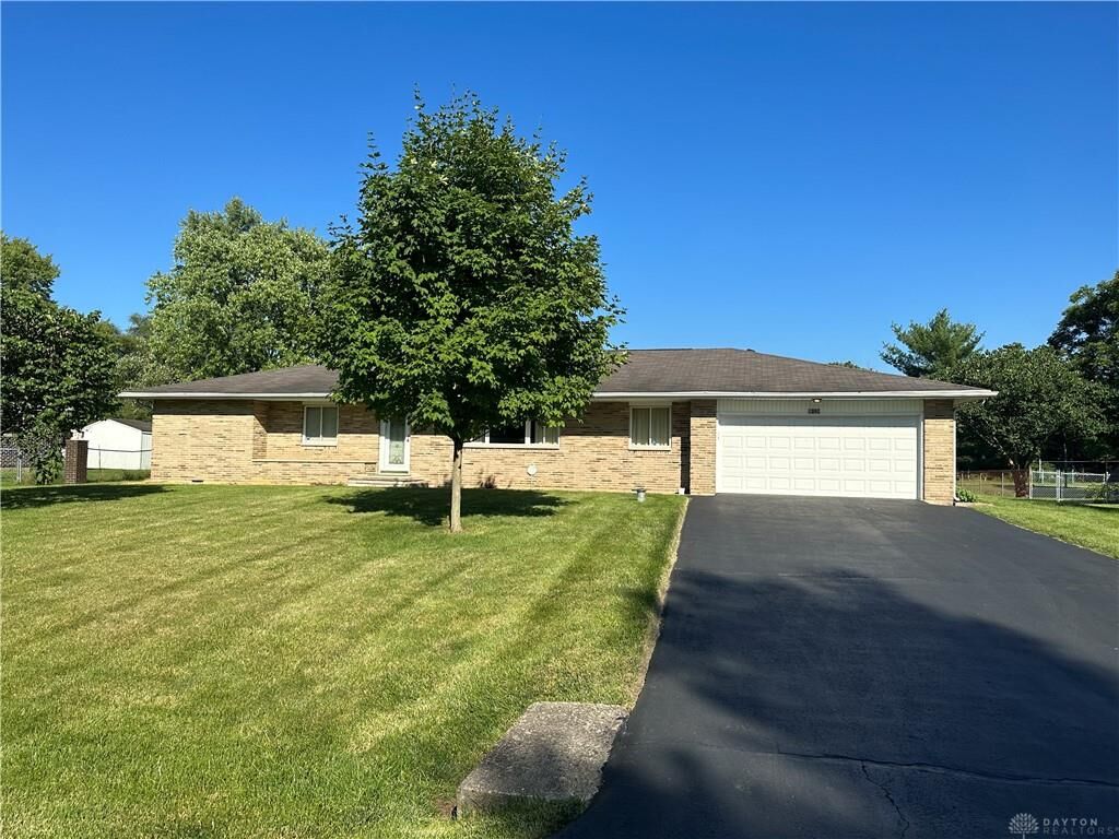 Property Photo: 9124 Heritage Road OH 45005