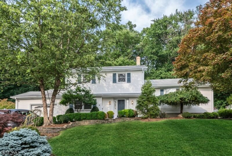 Property Photo:  4 Smith Ln  NJ 07470 