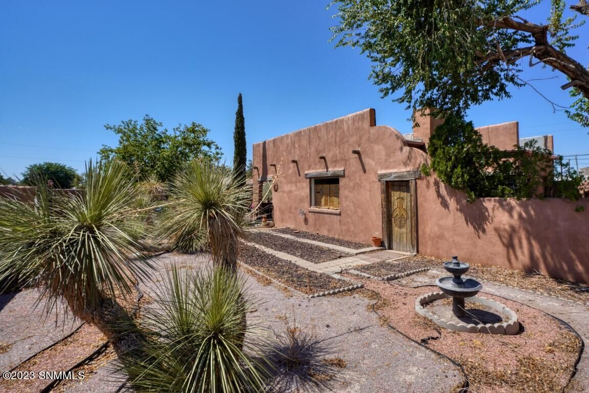 Property Photo:  2340 S Solano Drive  NM 88001 