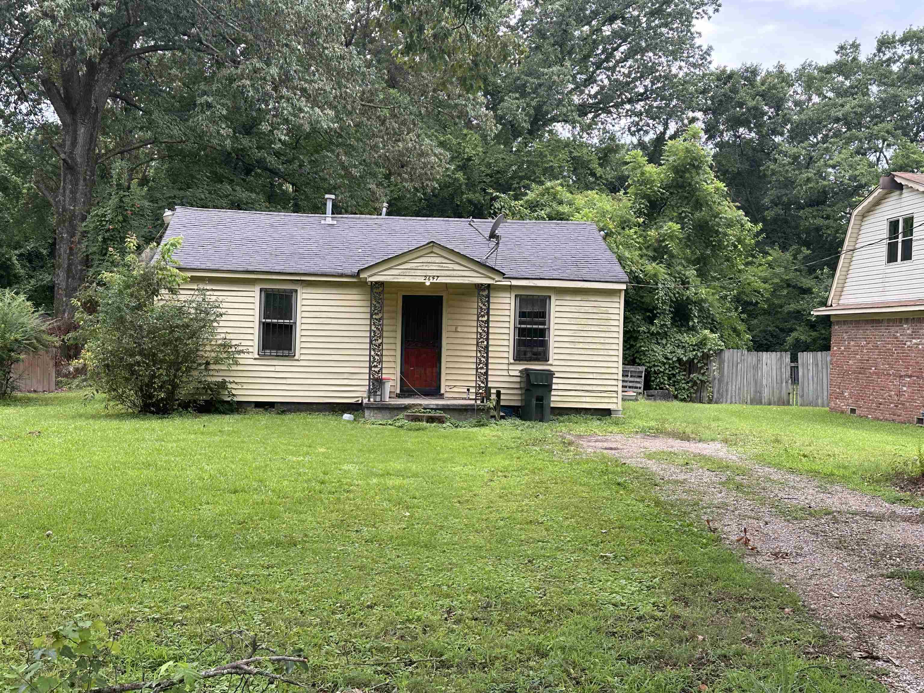 Property Photo:  2647 New Raleigh Rd  TN 38128 