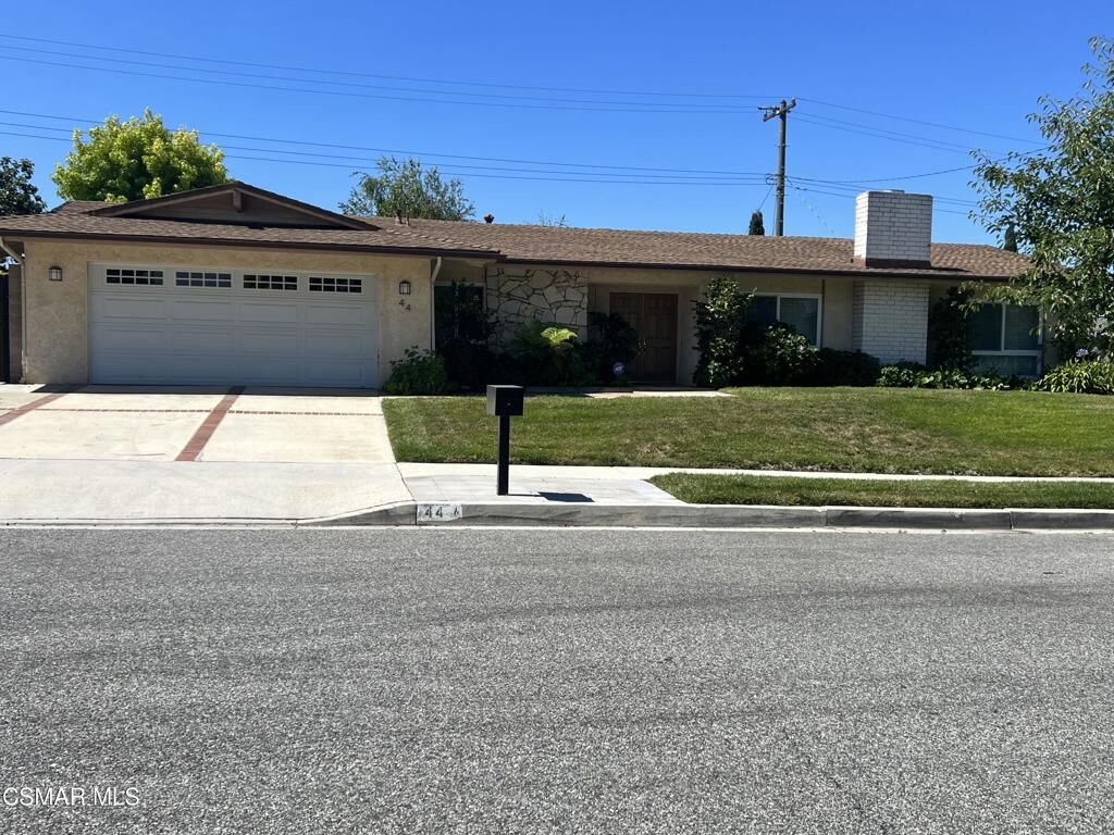 Property Photo:  44 W Norman Avenue  CA 91360 