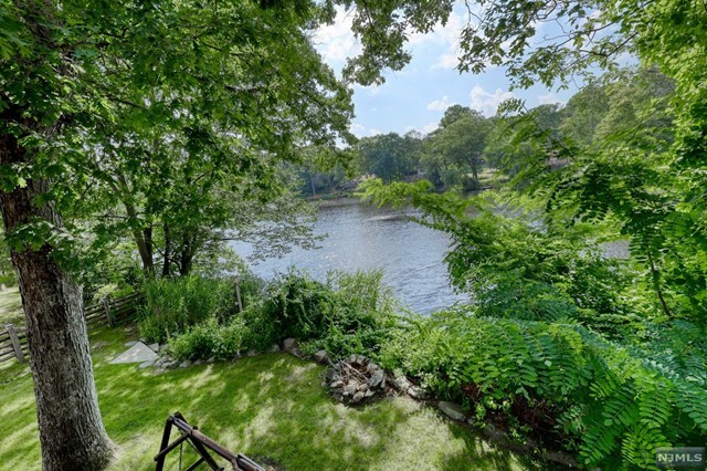 Property Photo:  8 Shore Drive  NJ 07480 