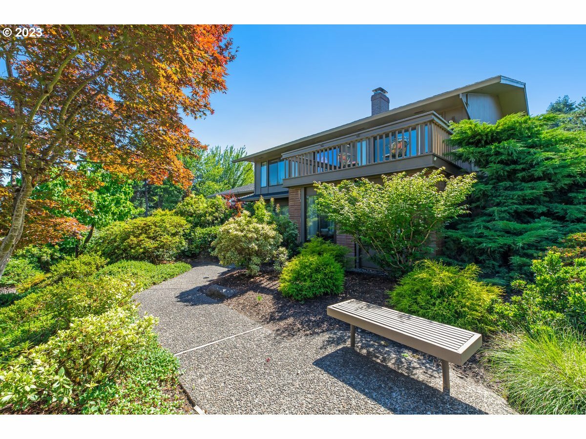 Property Photo: 58 Condolea Ter OR 97035