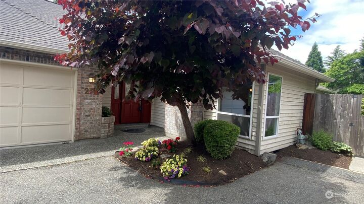 Property Photo:  226 18th Avenue  WA 98033 
