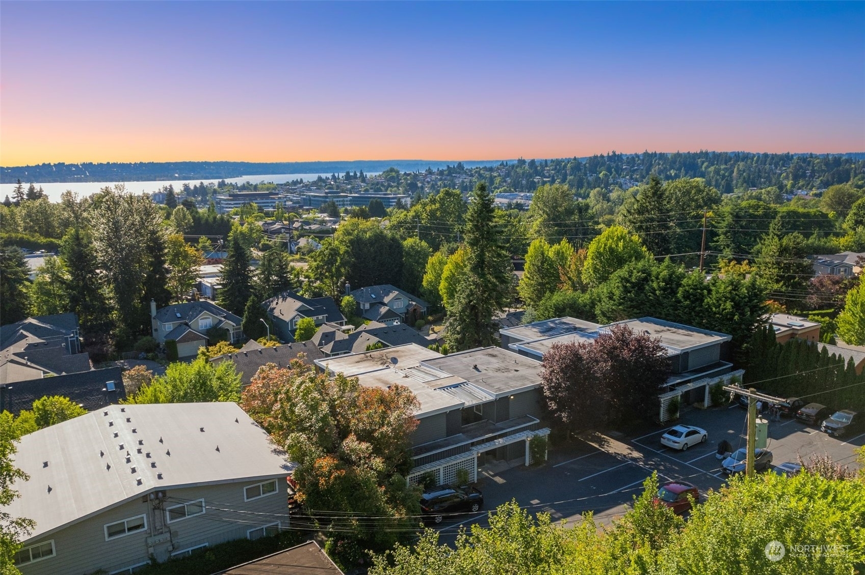 Property Photo:  1113 Kirkland Avenue 2B  WA 98033 