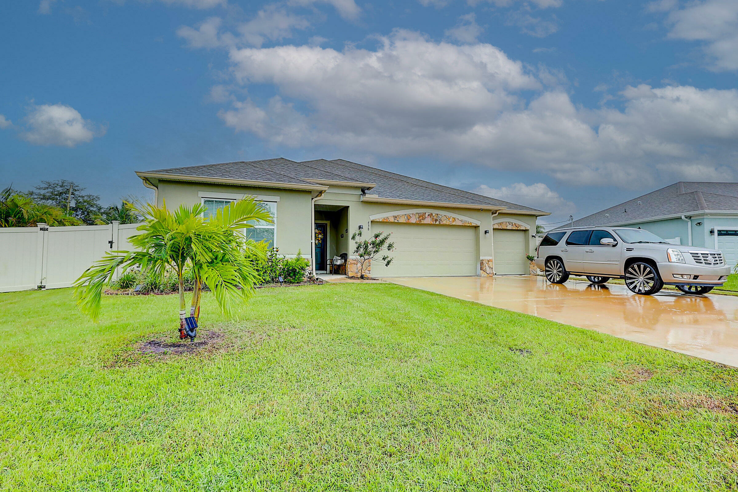 Property Photo:  438 SW Naftal Place  FL 34953 