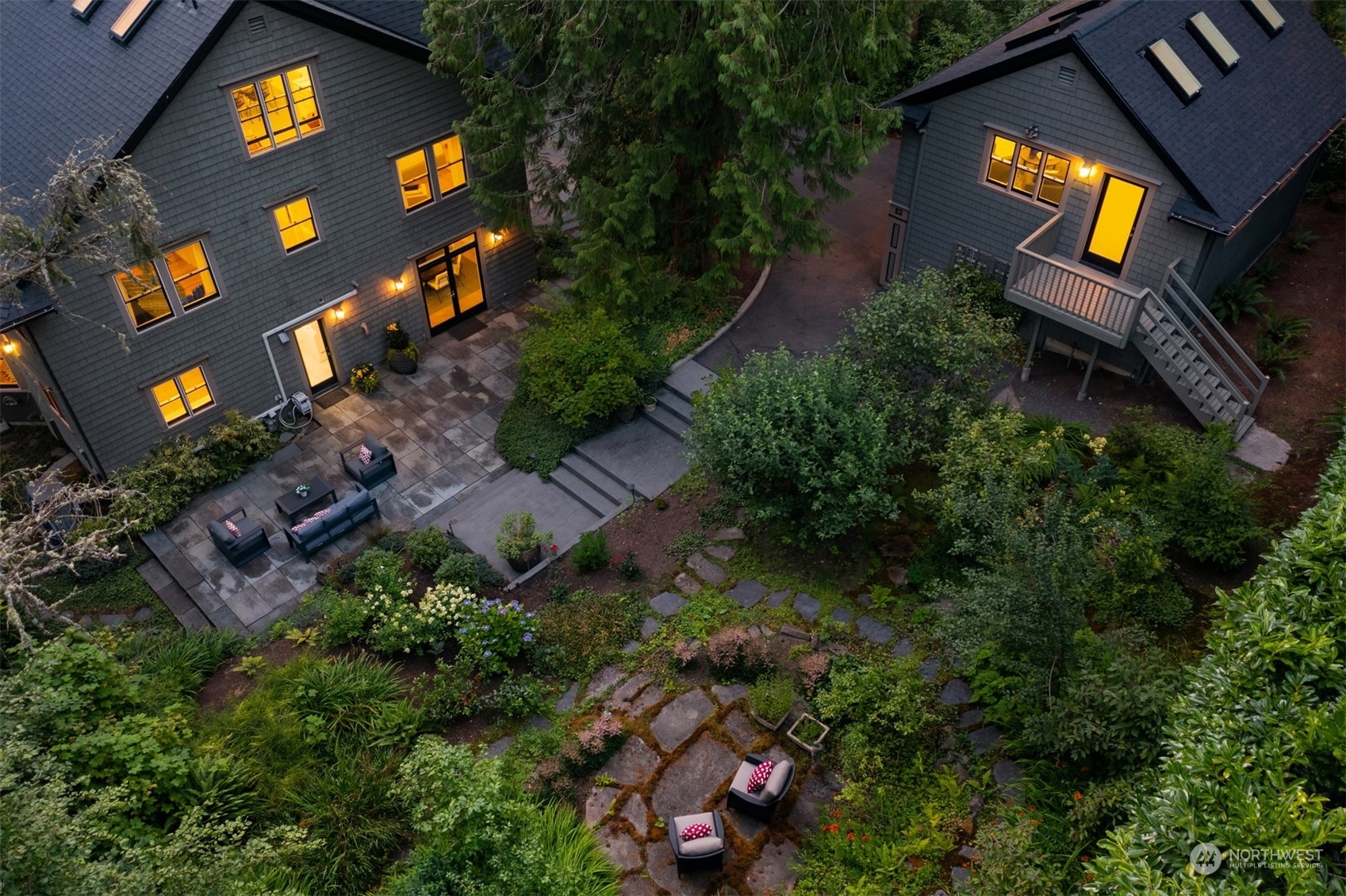 Property Photo: 5430 45th Avenue W WA 98199