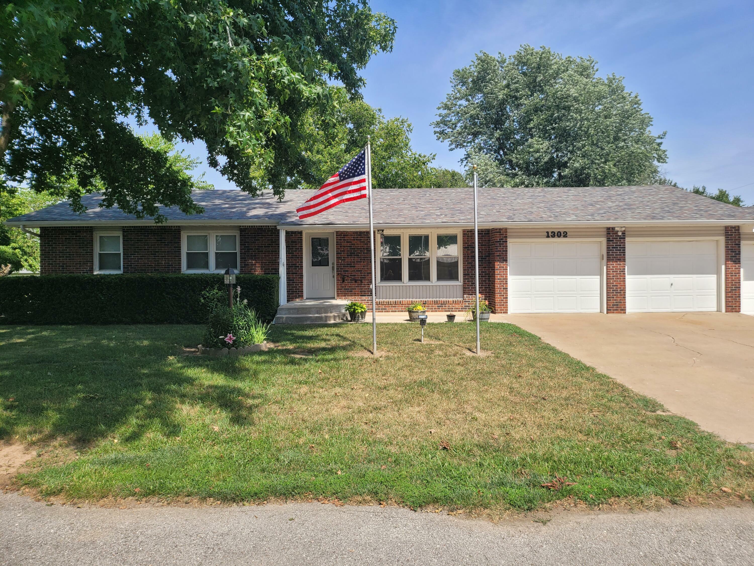 1302 S Tyler Avenue  Aurora MO 65605 photo