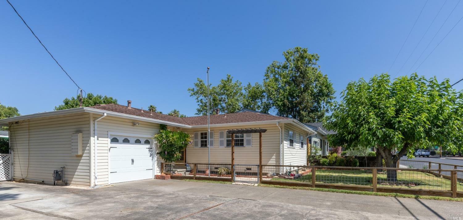 Property Photo:  565 3rd Street  CA 95476 