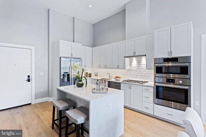 925 N Fairfax Street 209  Alexandria VA 22314 photo