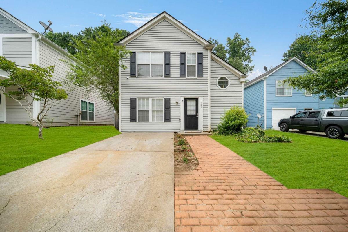 Property Photo: 921 Buckley Place GA 30093