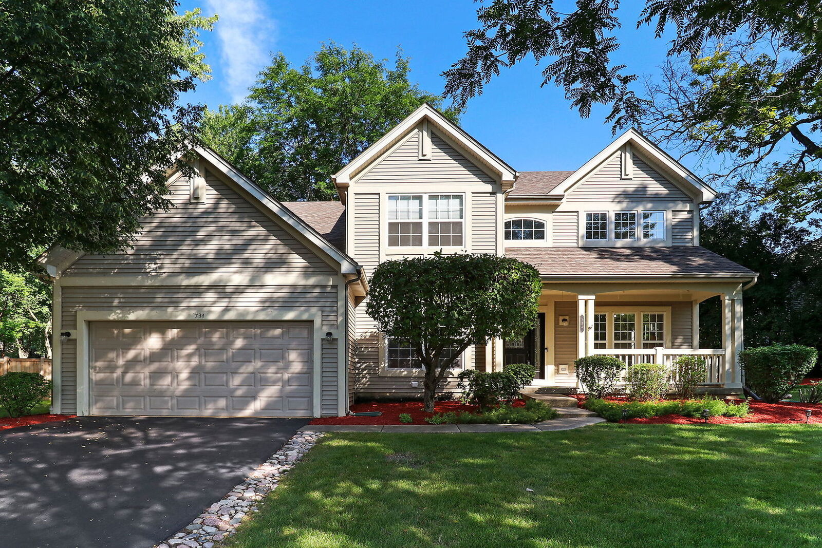 Property Photo:  734 Saddlewood Drive  IL 60084 