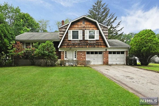 Property Photo:  3 Meadow Drive  NJ 07642 