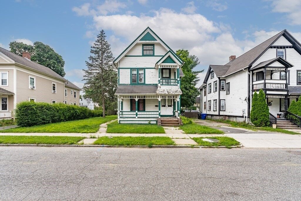 Property Photo: 102 Thompson St MA 01109