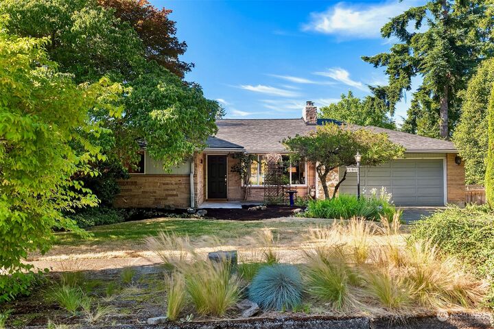 Property Photo:  1203 E Hemlock Street  WA 98030 