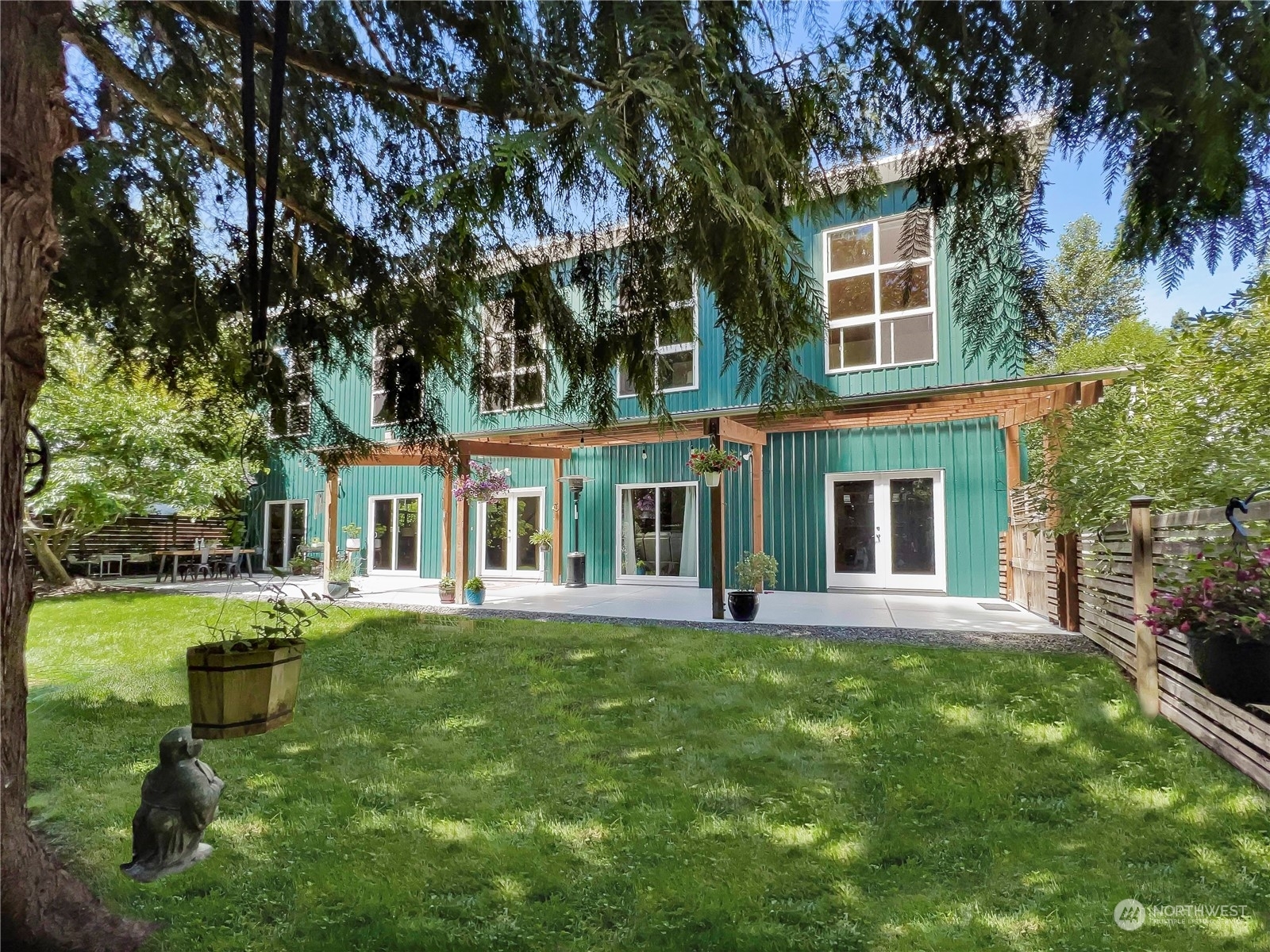 Property Photo: 13914 Toad Holler Place NE WA 98110