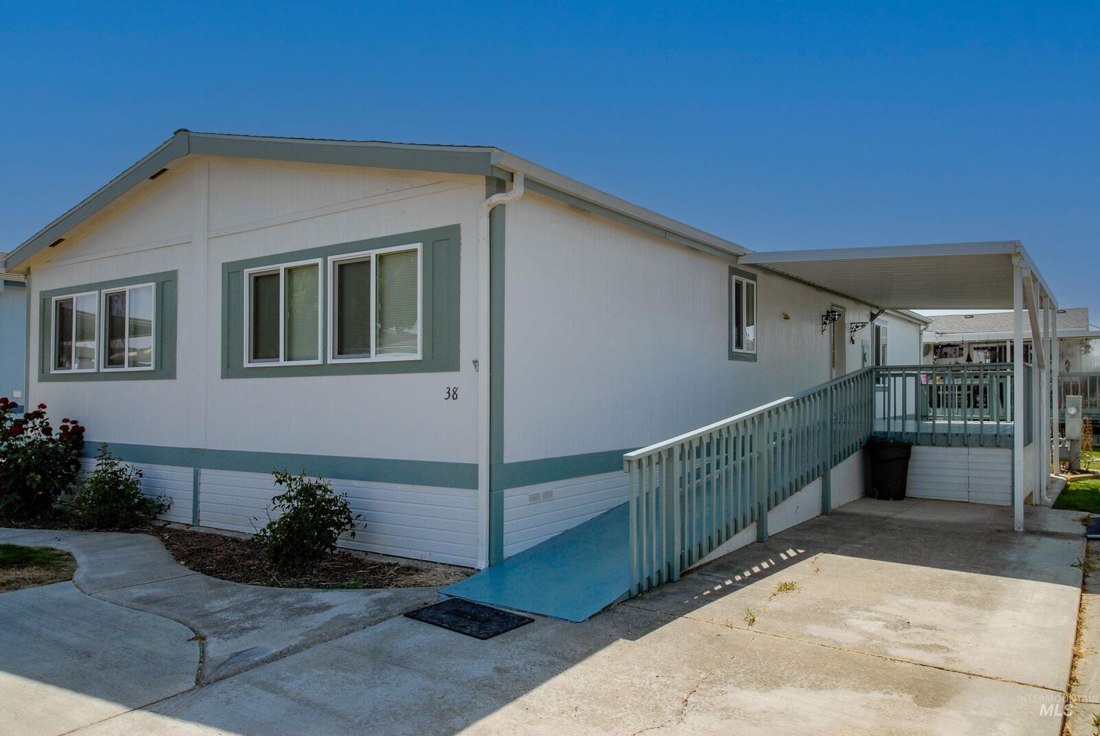 Property Photo: 2115 6th Ave #38 WA 99403