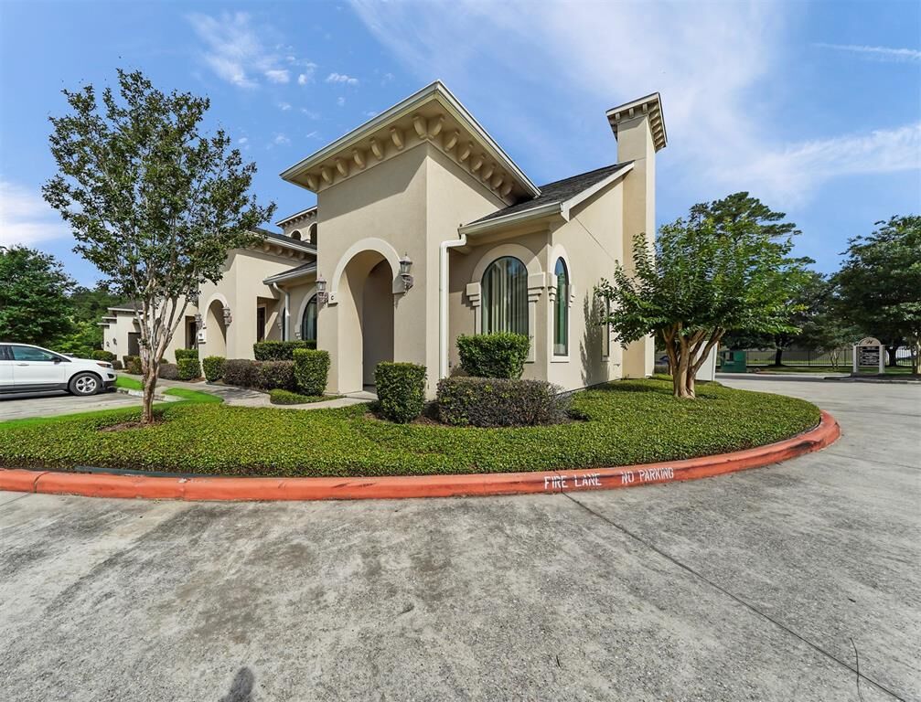 Property Photo:  12830 Willow Centre Drive C  TX 77066 