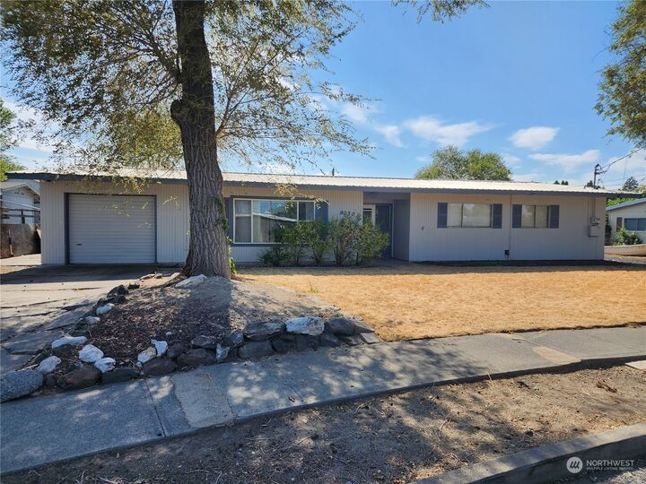 9030 McConnell Drive  Moses Lake WA 98837 photo