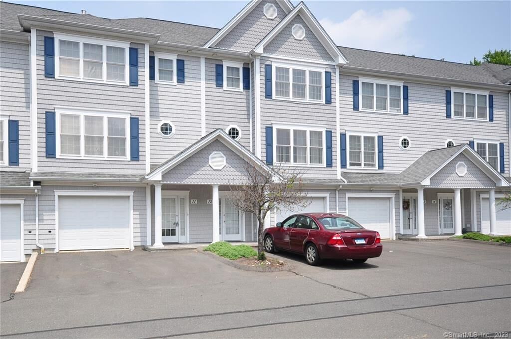 Property Photo:  11 Songbird Lane 11  CT 06032 