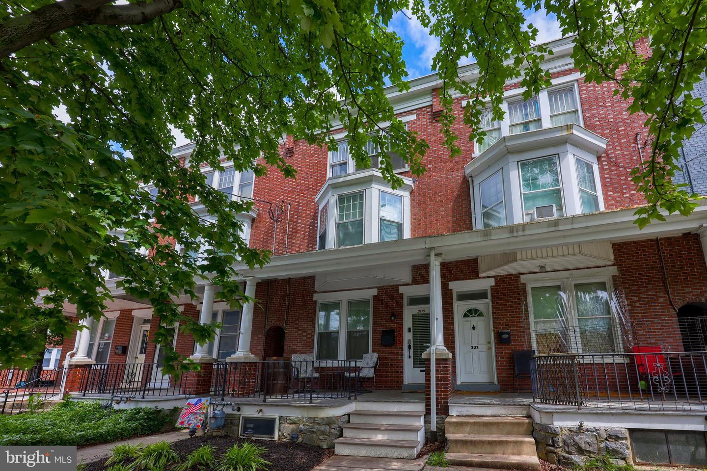 Property Photo: 205 E Ross Street PA 17602