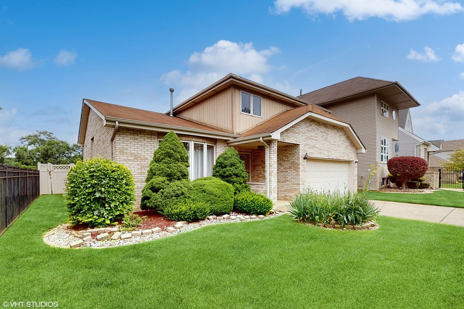 Property Photo: 1034 E 90th Street IL 60619