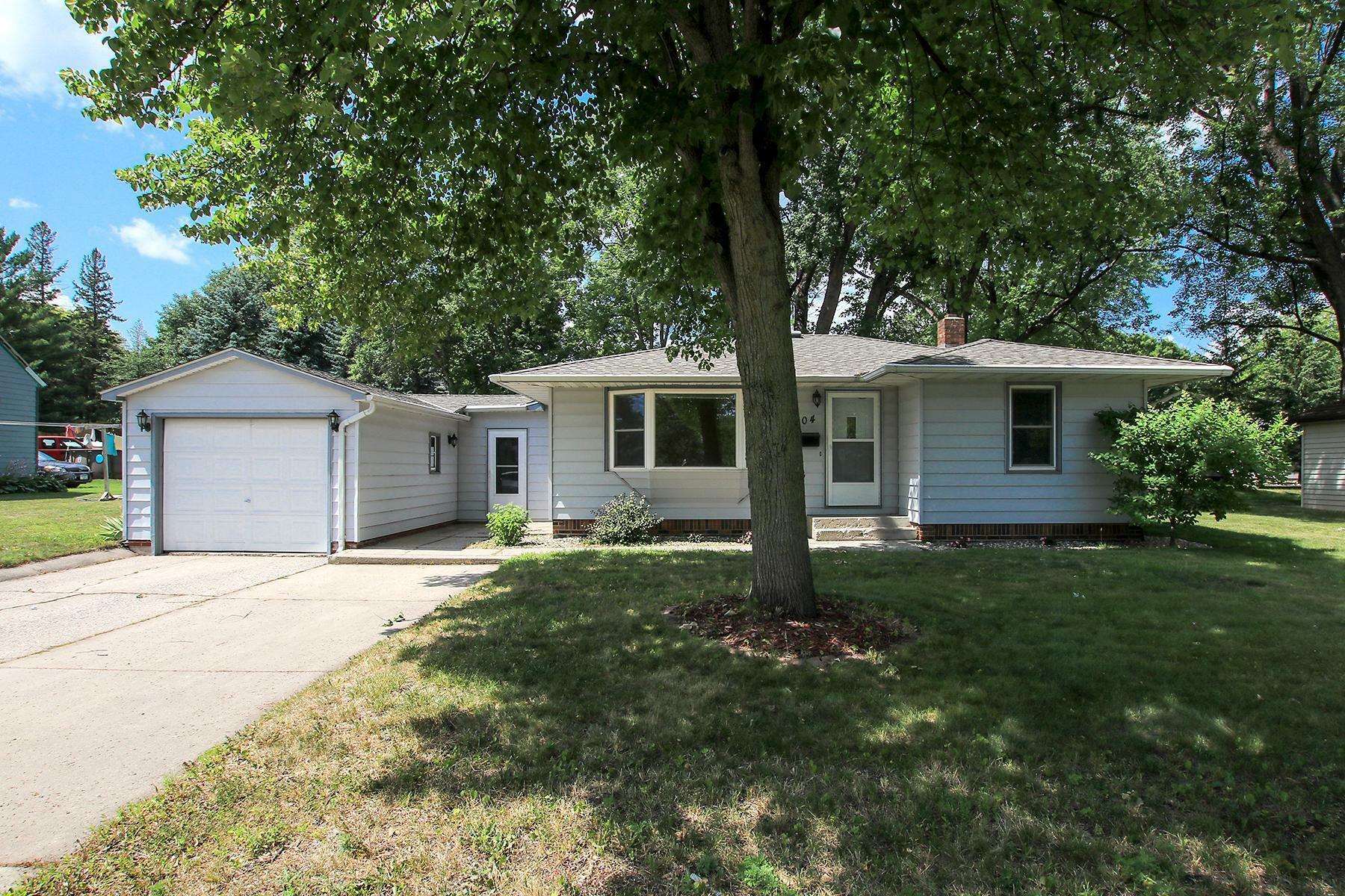 Property Photo:  804 Jefferson Street SE  MN 55350 